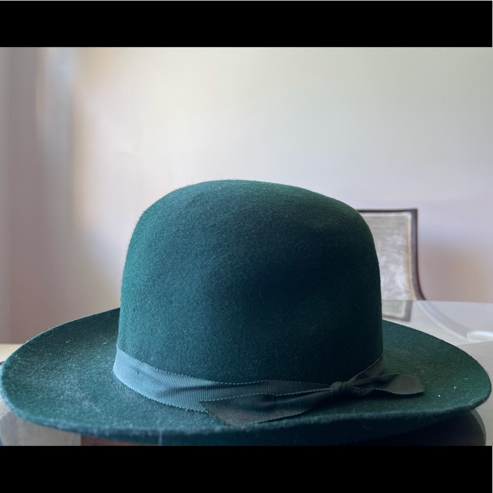Green 100% Wool Hat 👒